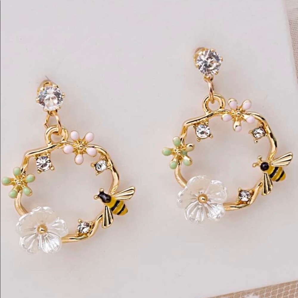 Detailed hoop earrings